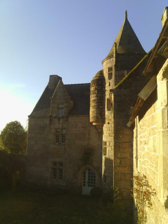 Bed and Breakfast Manoir De Kerguereon Ploubezre Экстерьер фото