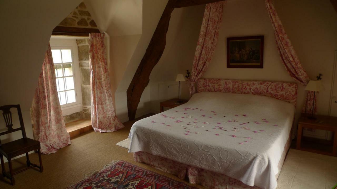 Bed and Breakfast Manoir De Kerguereon Ploubezre Экстерьер фото